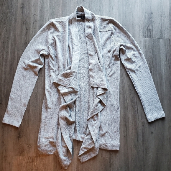 Cardigan - Picture 4 of 11